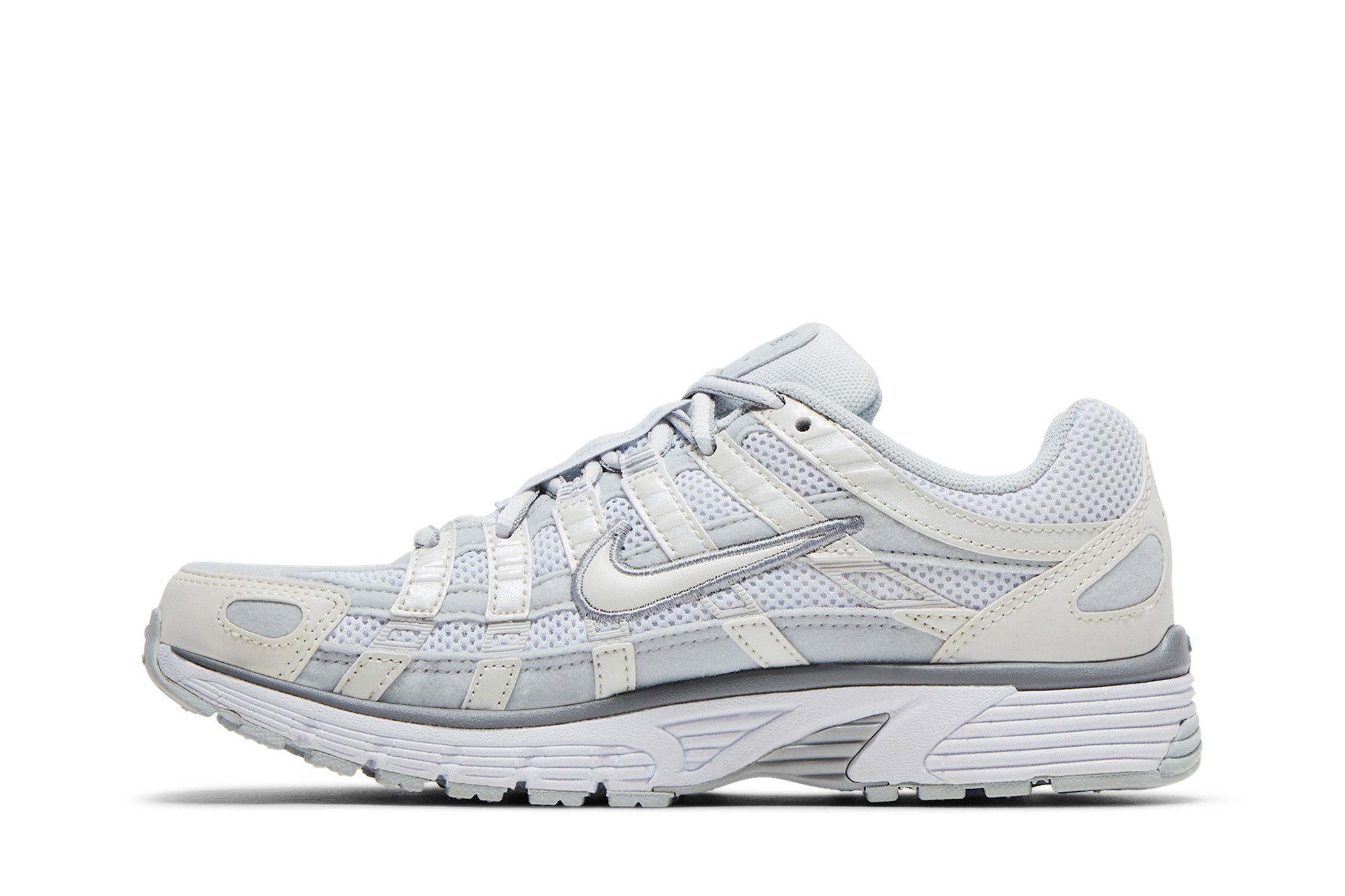Кроссовки Wmns P-6000 'Metallic Summit White'