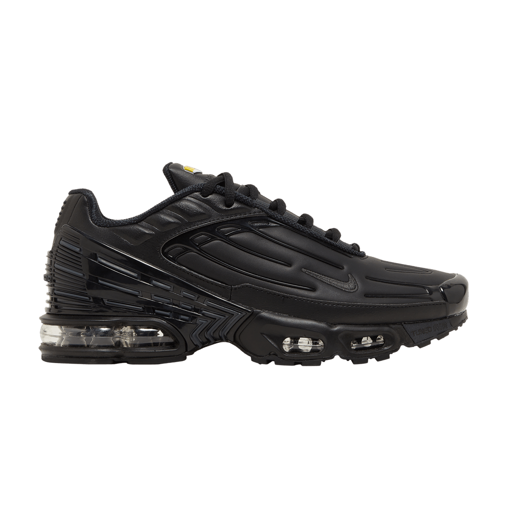 Triple black vapormax 3 new arrivals